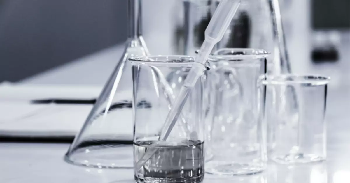 躺平2週賺4.6萬？英Flu Camp試驗引年輕人染病賺錢 過來人揭每日插管抽血喝白粥