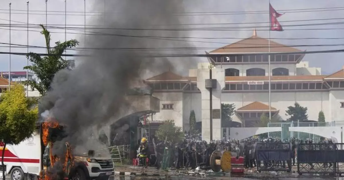 尼泊爾封鎖社交平台示威增至19死逾百人傷