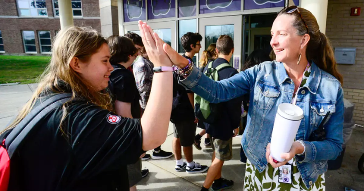 美公布全國教育進展評估 高中生數學閱讀持續退步成績創廿年新低