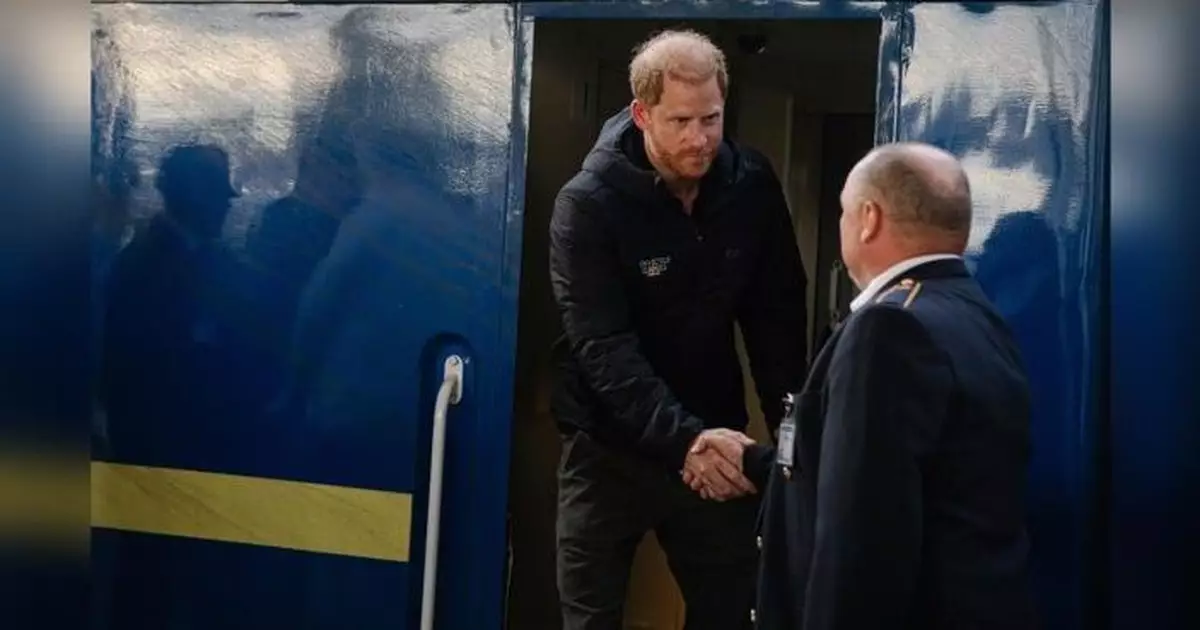 哈里王子突訪基輔 探望受傷軍人