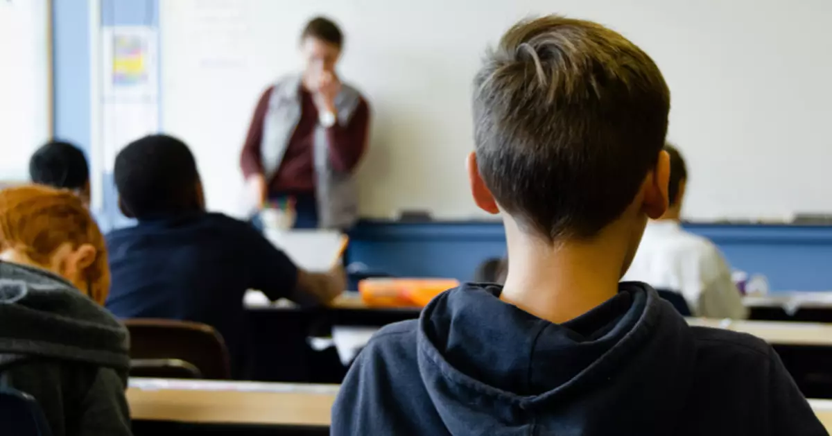 英百萬學生數據證實：長期缺課導致心理健康高危！女生受影響更嚴重