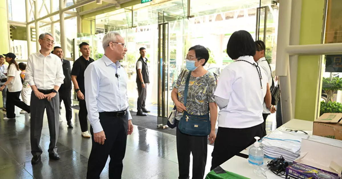 岑浩輝到票站投票　呼籲選民投票選出有擔當民意代表