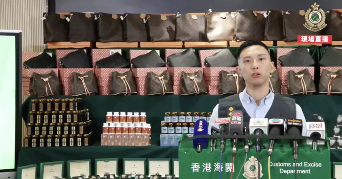 海關破歷來最大宗網上冒牌物品案 拘7男女檢健康食品等1500萬元假貨