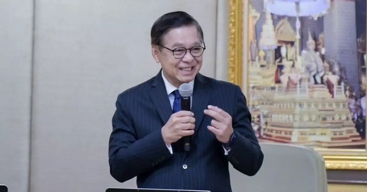 西哈薩就任泰國外長王毅致電祝賀 望深化兩國傳統友誼加強戰略合作