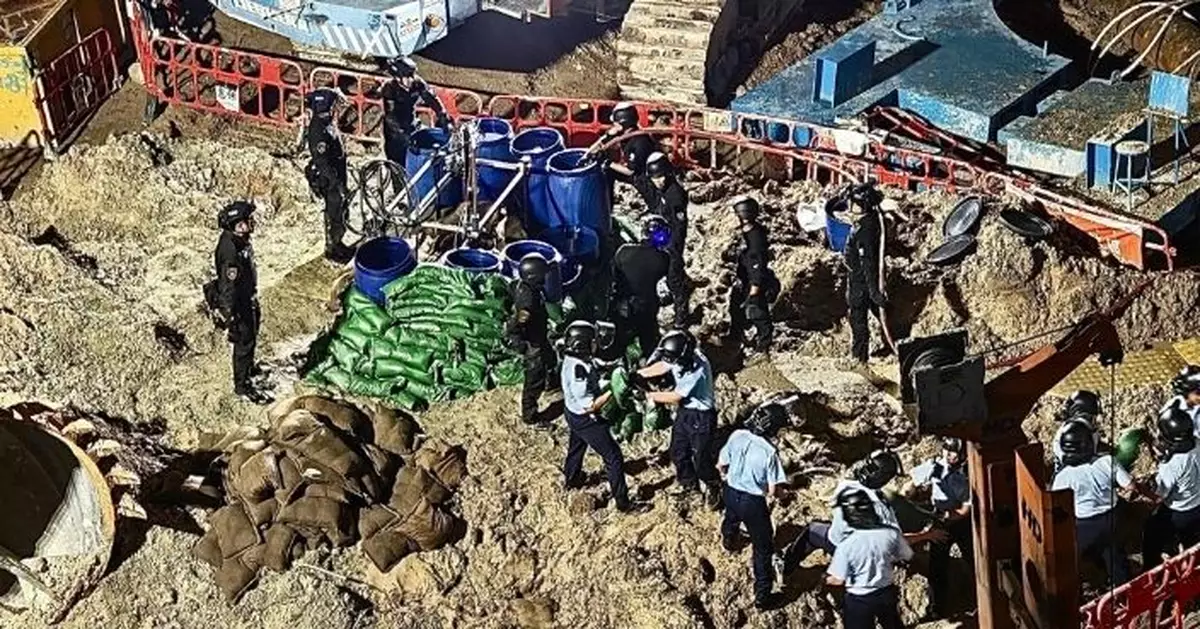 警方續處理鰂魚涌地盤戰時炸彈 港鐵如常服務 多線巴士改道