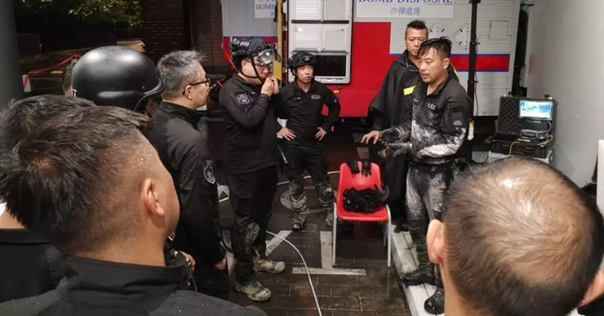 拆彈遇大雨拖慢1至2小時 花4小時切割1呎長洞處理彈內炸藥