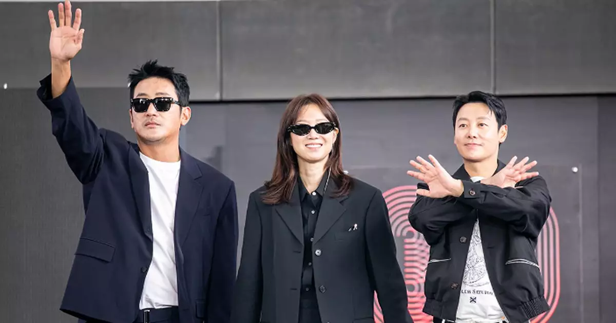 河正宇、孔曉振出席釜山國際電影節遲到 無歉意惹起影迷不滿