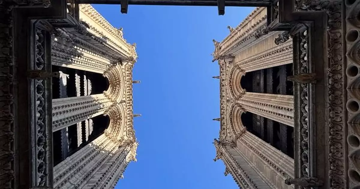 巴黎聖母院南北兩座塔樓重新對外開放 火災後首次恢復公眾參觀