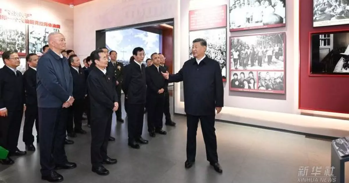 習近平參觀新疆自治區70周年成就展 強調治疆方略有效必須長期堅持