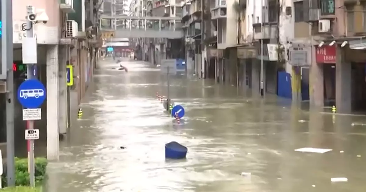 風暴樺加沙 |  澳門內港海水湧上路面　低潌地區暫停供電