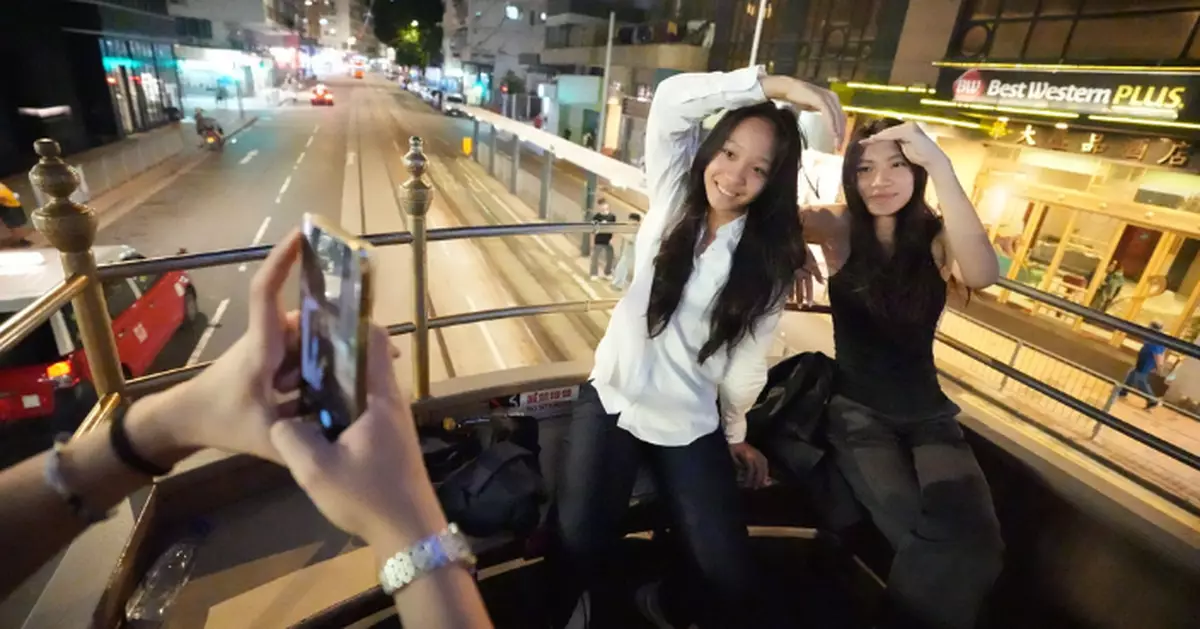 「青年發展高峰論壇」內地及海外青年考察香港 加強對創科及文化等認識