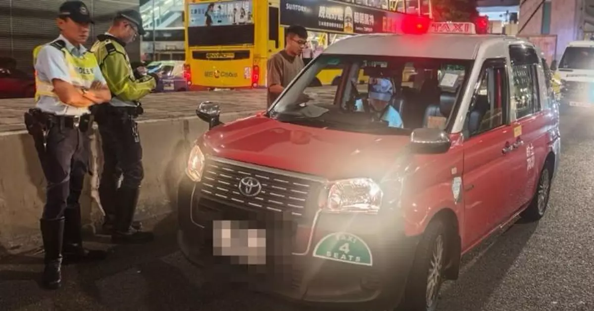 警中環放蛇打擊黑的 兩司機拒載及沒展示咪錶共收4傳票