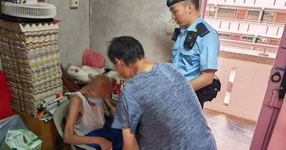 86歲伯伯鑽石山港鐵站徘徊疑迷路 衝鋒隊警員協助安全送回住所