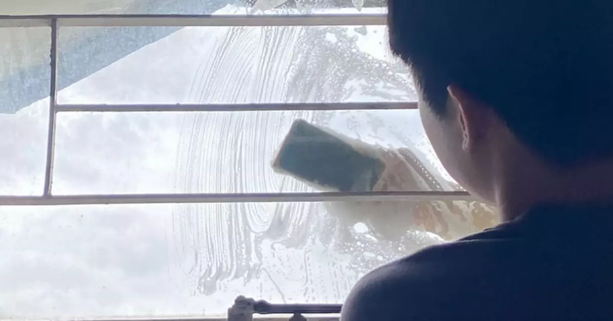 風暴樺加沙｜港媽另類「超前部署」：整定啲泡等超強颱風幫手洗窗