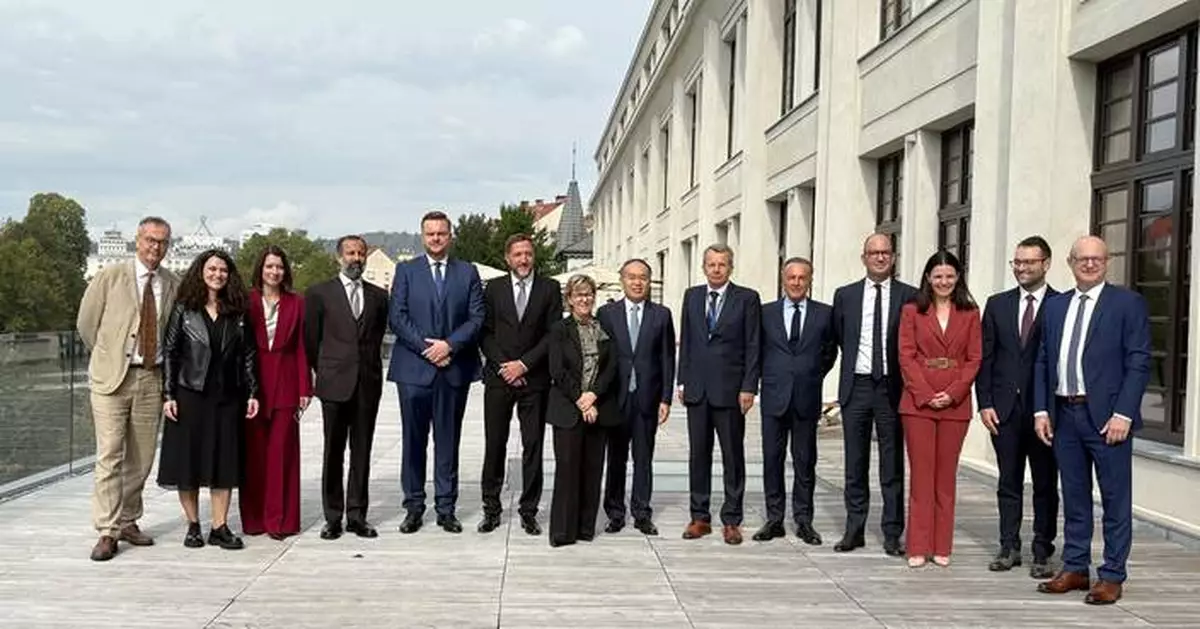 財庫局局長許正宇在斯洛文尼亞向歐洲展示香港金融優勢