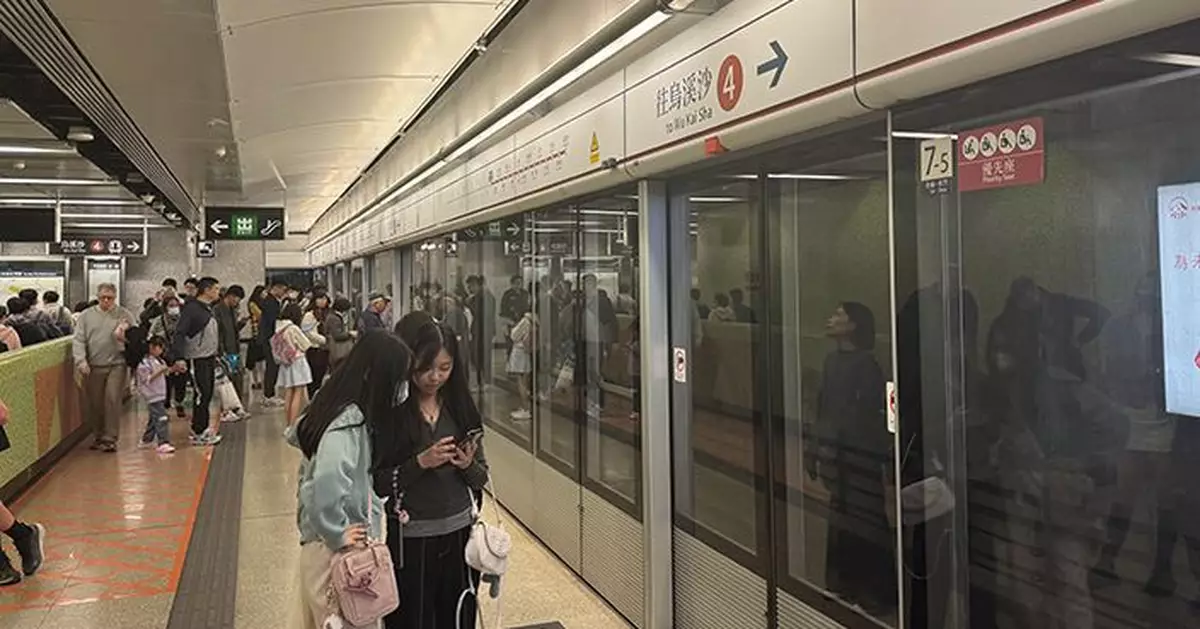 風暴塔巴 | 港鐵：列車及輕鐵將逐步加密班次 其中荃灣及港島綫2分鐘一班