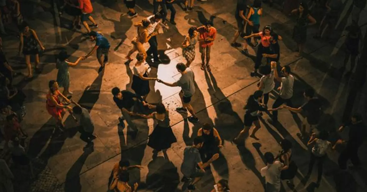 不再是長者專利！歐美Z世代重新愛上廣場舞  兩小時狂燒8000步