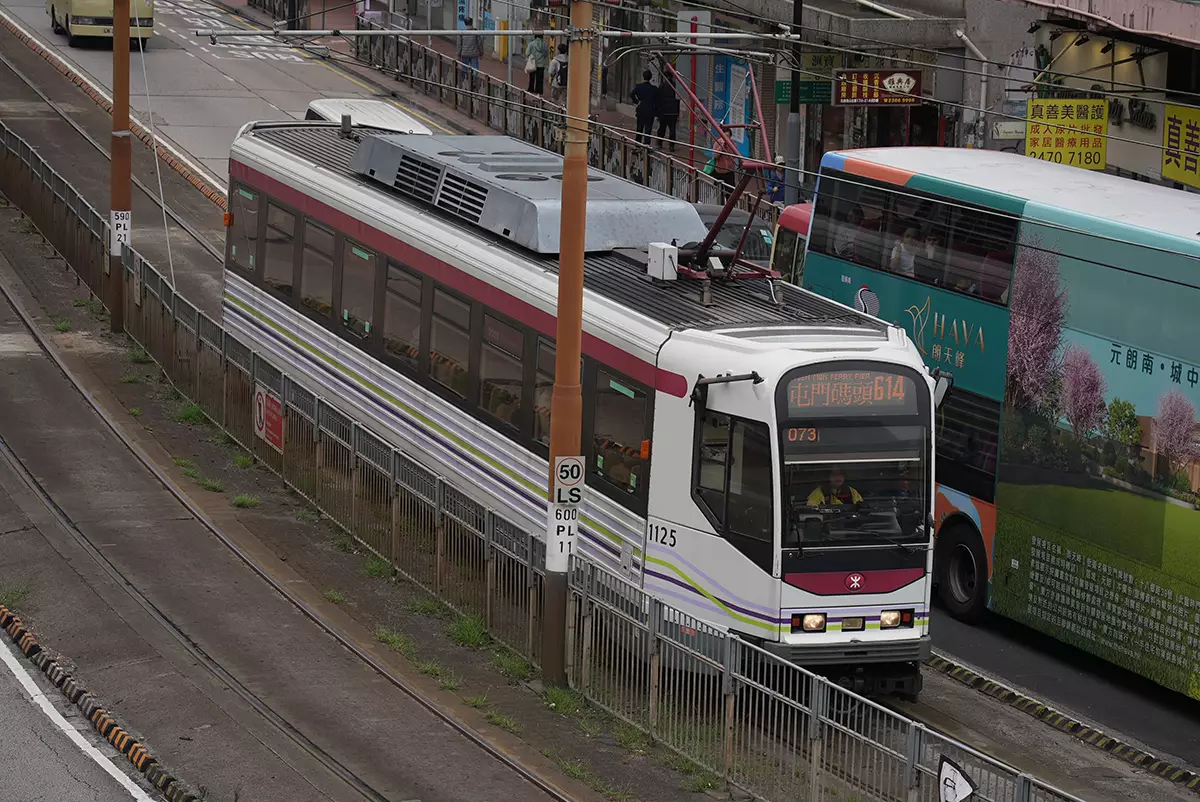 輕鐵。巴士的報記者攝