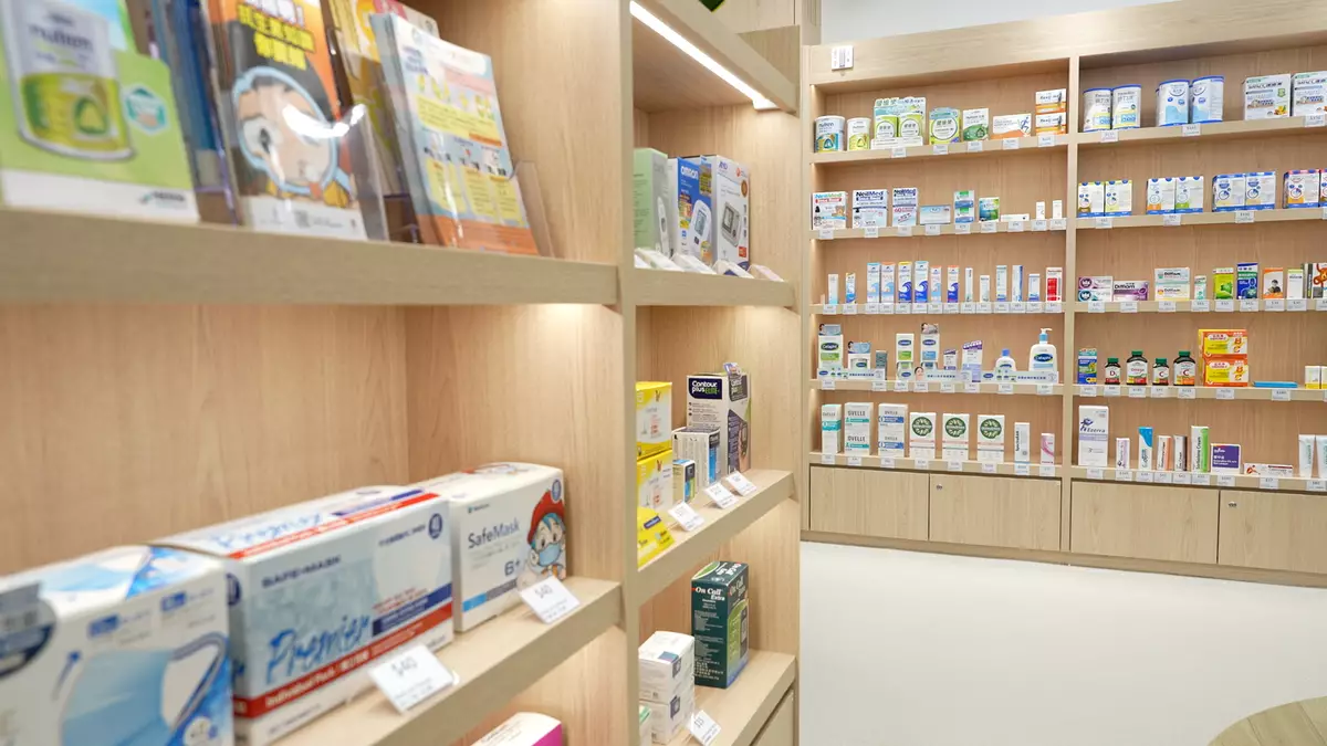 社區藥房。巴士的報記者攝