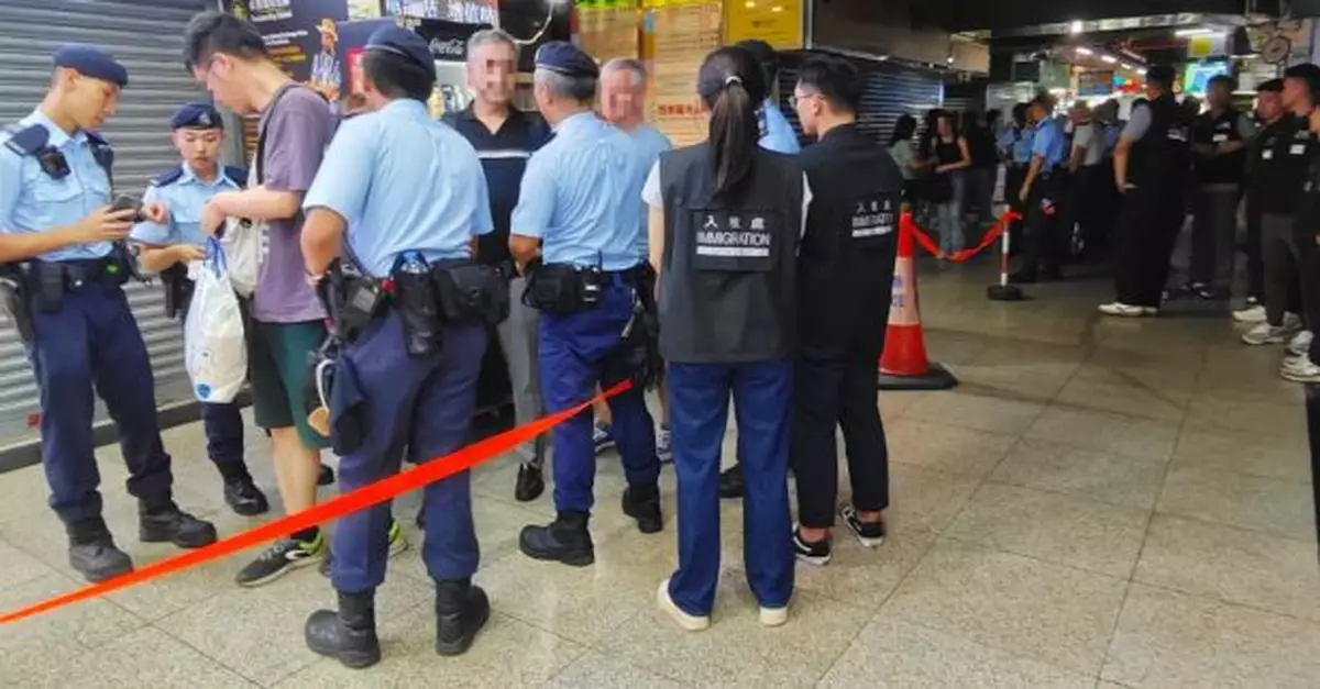 警方聯同入境處在尖沙咀聯合執法 拘捕兩人並發現一名通緝人士