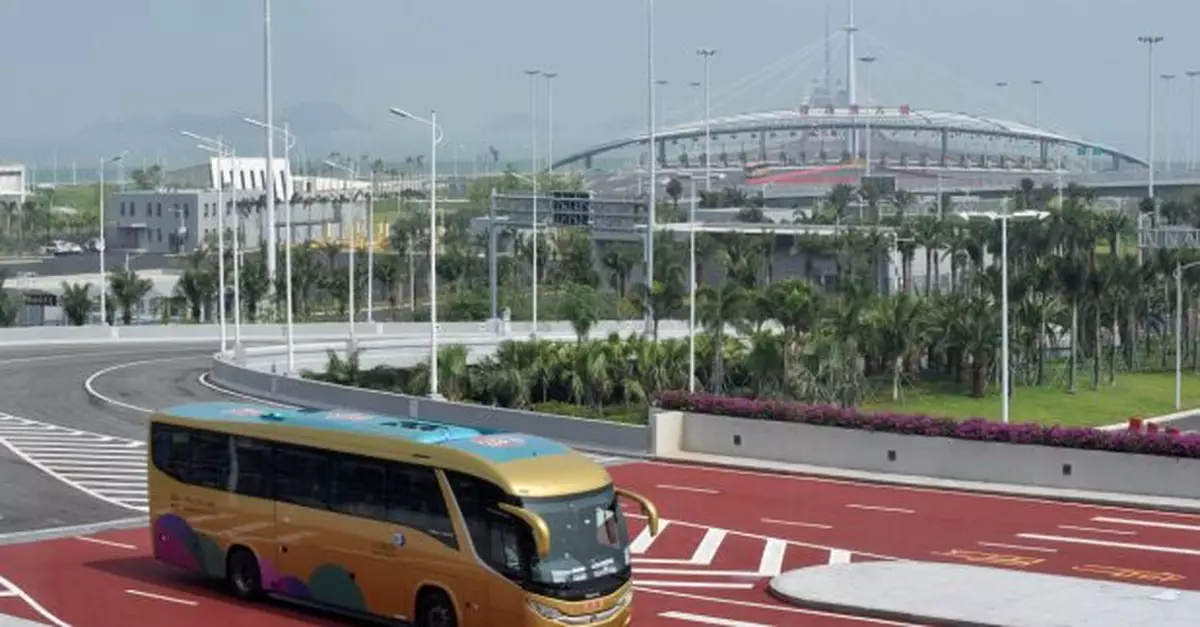 港珠澳大橋穿梭巴士香港往澳門尾班車8時開出　澳門回港9時開出
