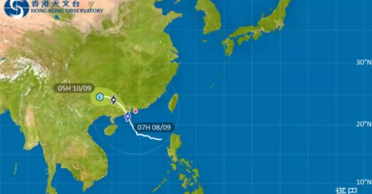 塔巴於香港西南面掠過　本港現時多處吹烈風