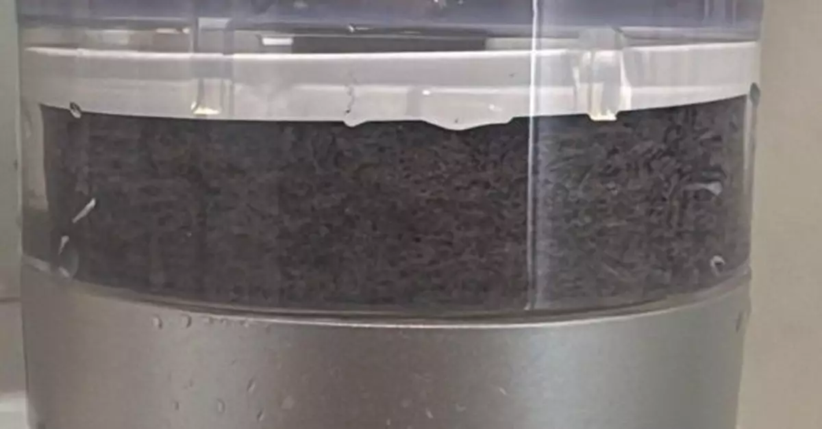 房署稱錦駿苑內部供水系統無用瀝青物料　今明兩天清洗屋苑食水缸