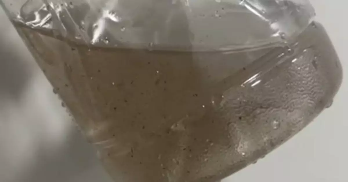 有錦駿苑住戶稱暫不放心使用家中食水　對事件感驚訝