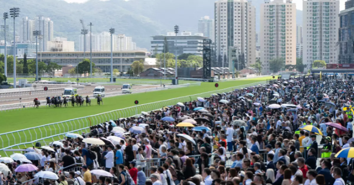 國慶賽馬日3.4萬人入場丁財兩旺 1.3萬旅客破萬創歷來賽馬日新高