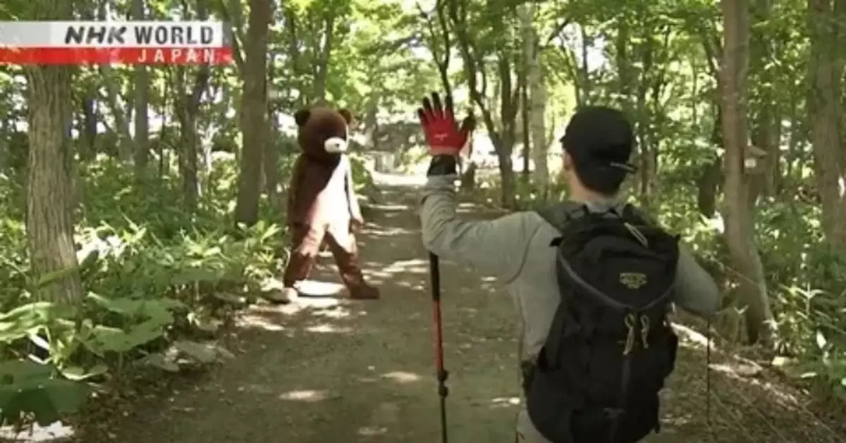 日本頻傳熊襲人 電視台拍宣導片教民眾3招自保 野熊公仔意外吸睛