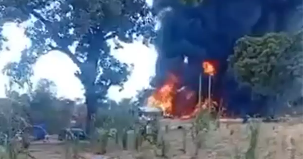 尼日利亞油罐車失控翻側 民眾爭搶汽油遇爆炸陷火海35死17傷