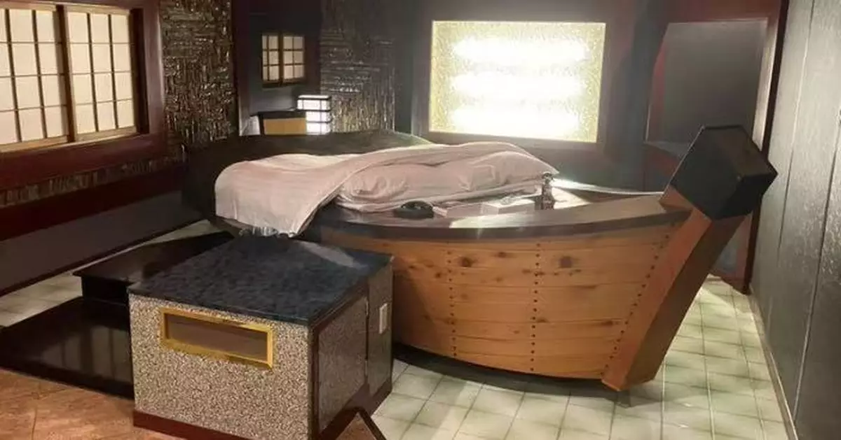 為慳旅費入住愛情賓館 日人開門驚見巨型木船爆笑 網民打趣︰浪起來！