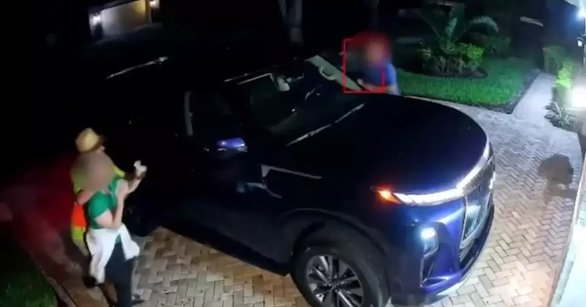 座駕被裝AirTag追蹤 美夫婦返家遭2匪持槍拖入車庫 幸警報響助逃一劫