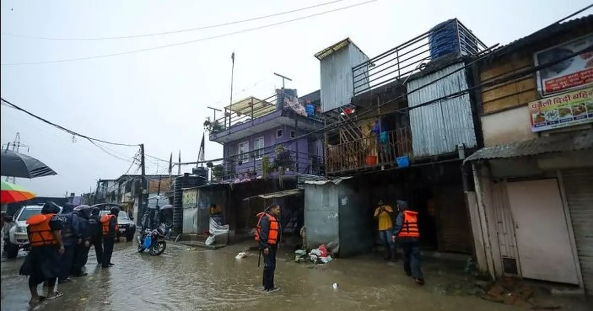 尼泊爾和印度多地連日暴雨 洪水和山泥傾瀉致逾50死