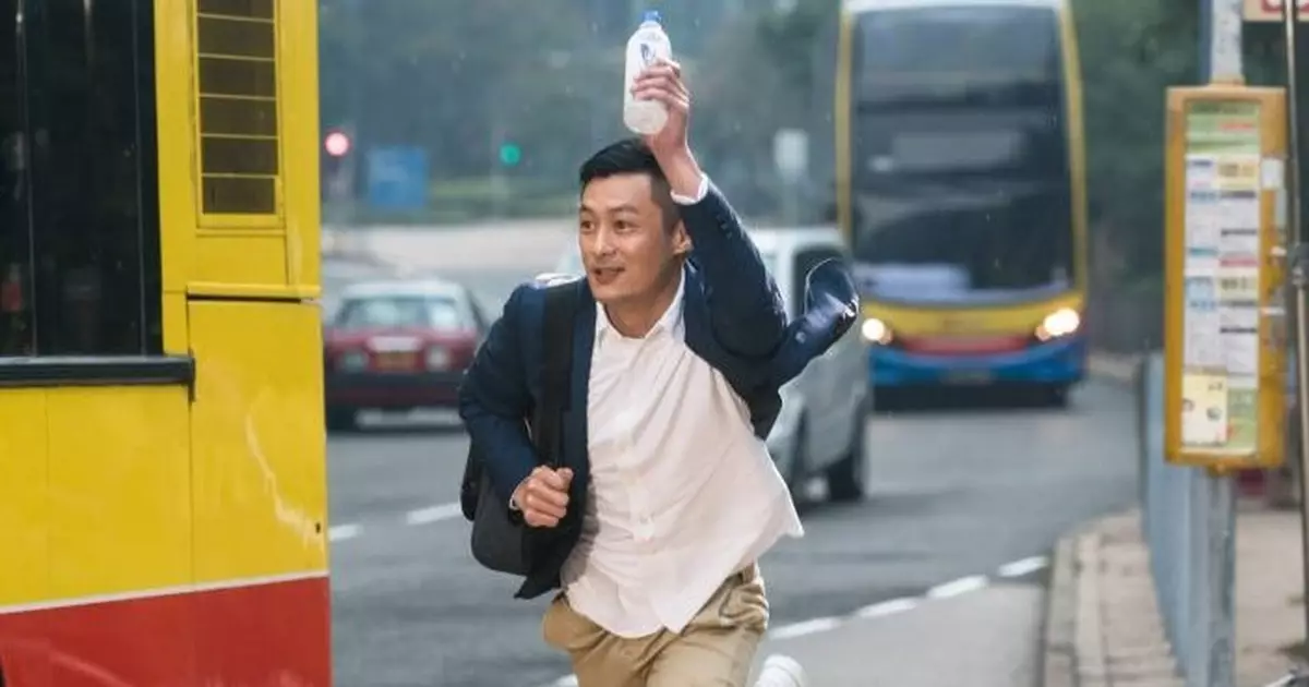 暖心打工仔幫完學生哥轉頭好運接踵而至　網友：好事會不斷咁嚟緊啦！