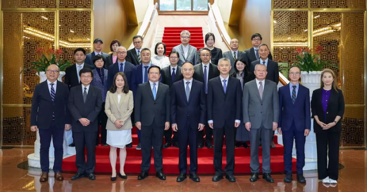 農融會見香港傳媒高層內地參訪團一行