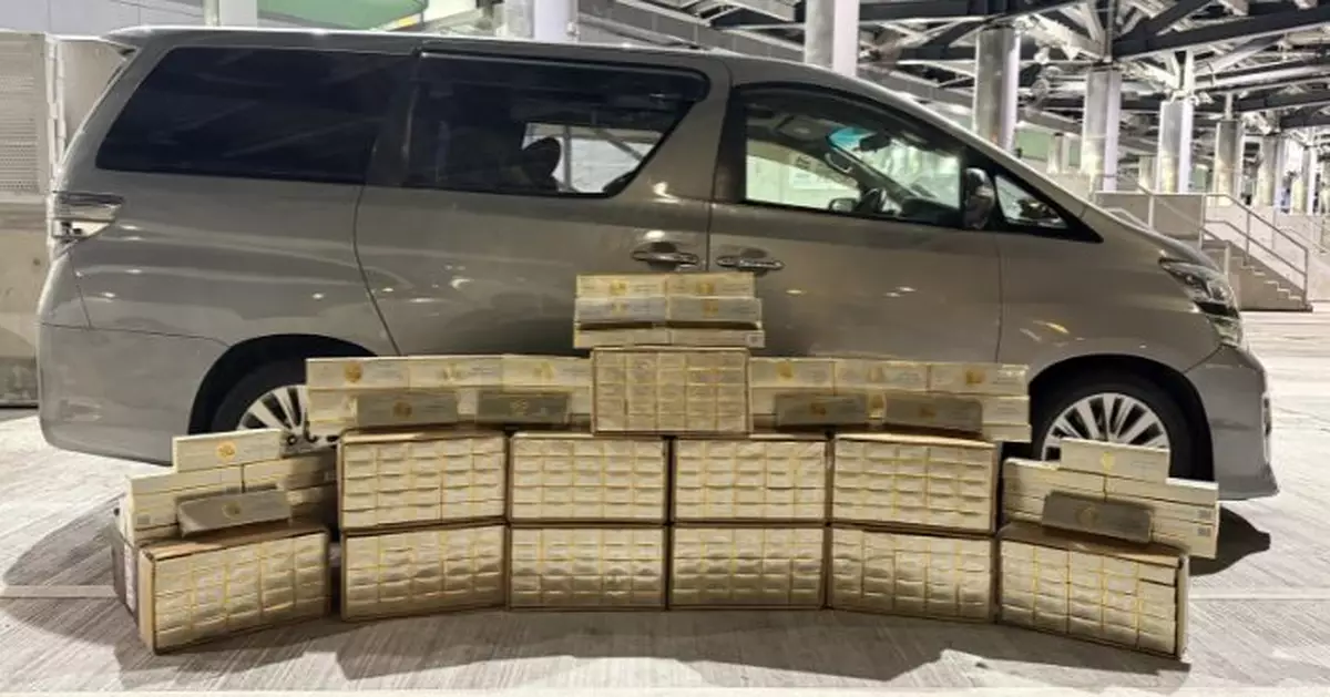 兩私家車經港珠澳大橋入境 暗藏27萬支私煙4男被捕