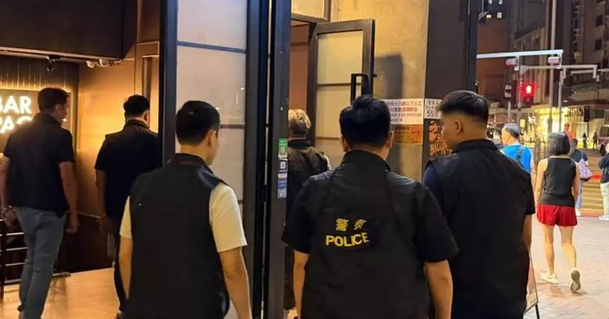 警方突擊搜查旺角16個娛樂場所 拘捕一名51歲通緝犯