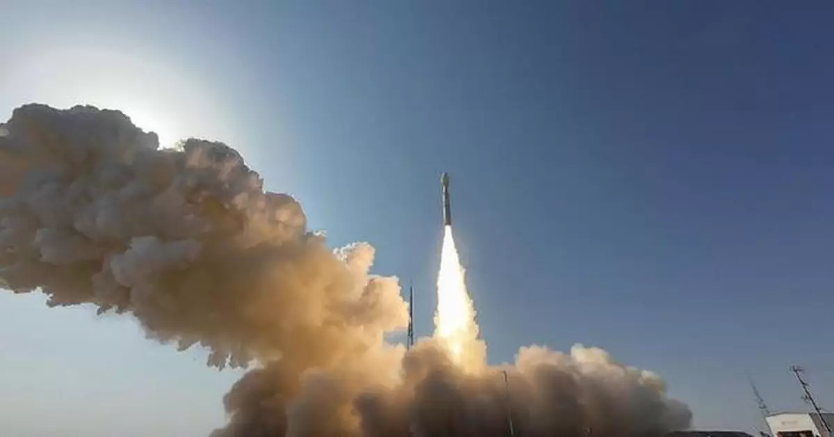 中國成功發射力箭一號遙八運載火箭升空