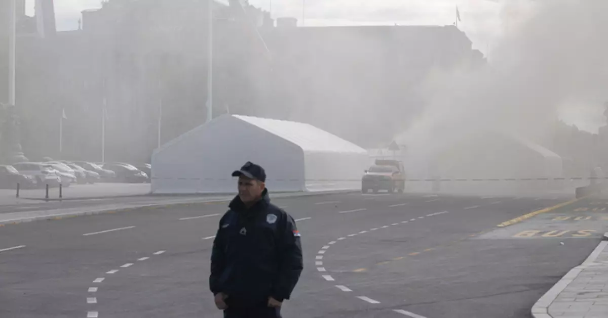 塞爾維亞議會外遭槍擊縱火一傷一人被捕 總統武契奇指事件為恐怖襲擊