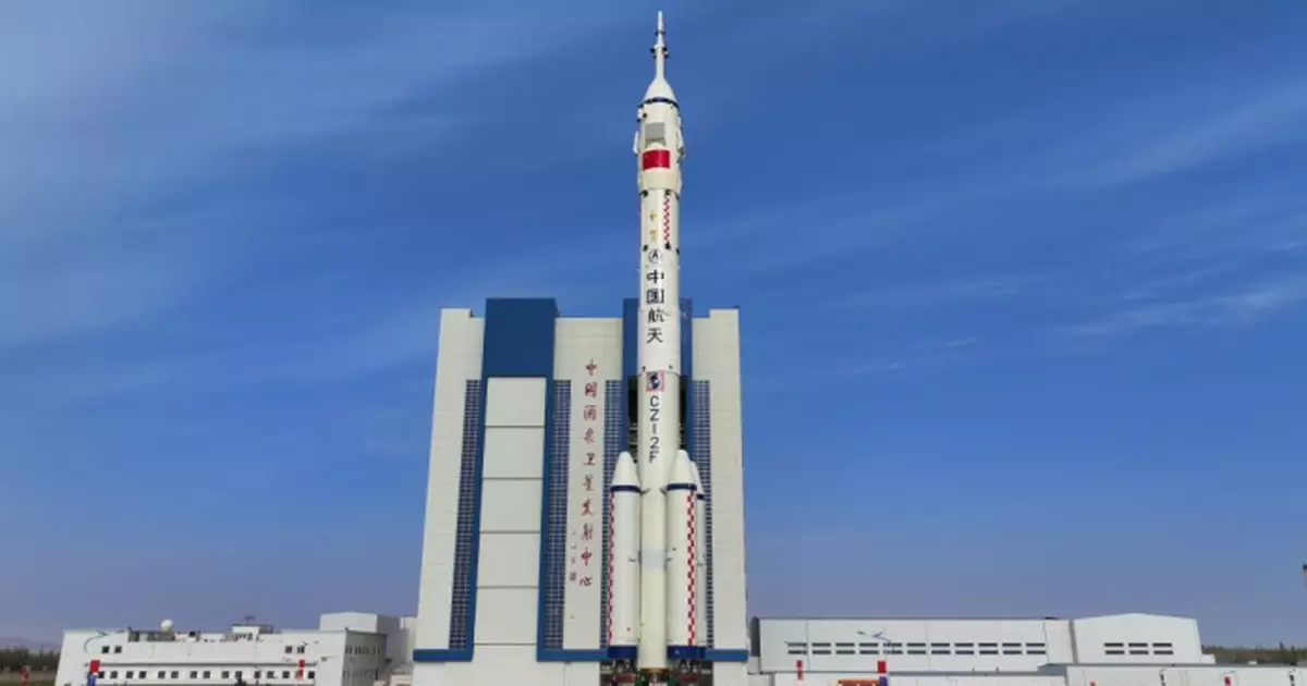 神舟二十一號船箭組合體轉運至發射區 將於近日擇機實施發射　