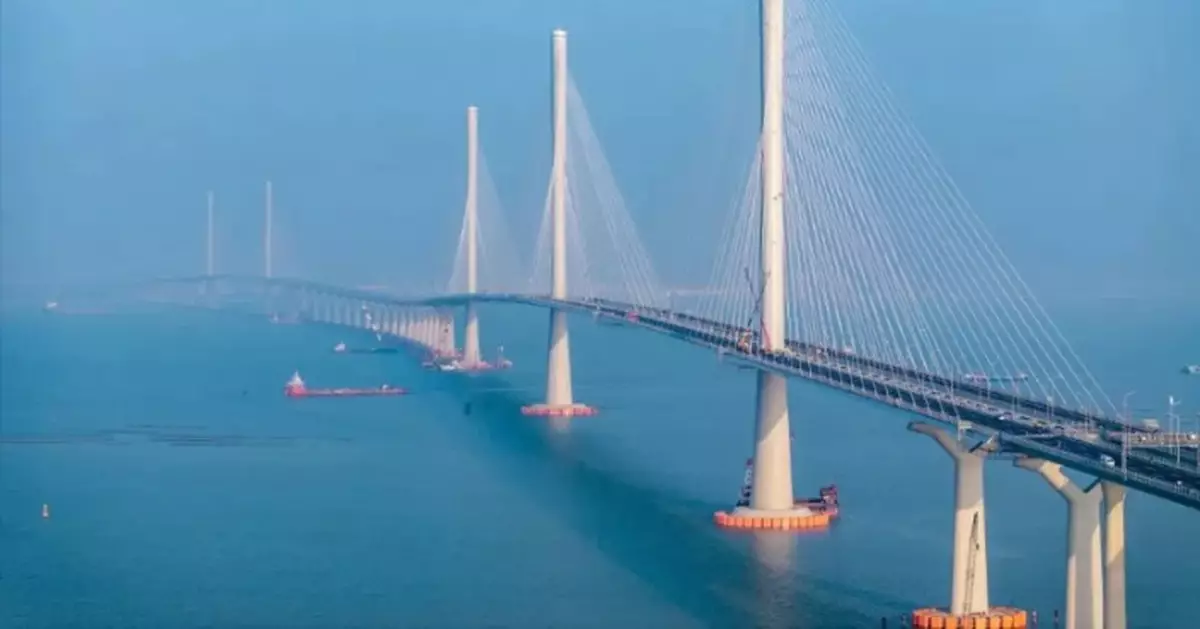 珠江口水域散貨船與貨櫃船相撞後沉沒兩2人失蹤