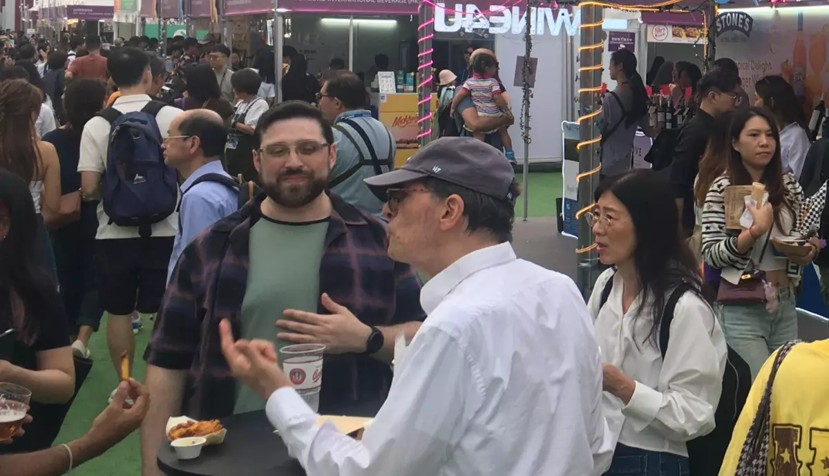 巴士的報記者攝