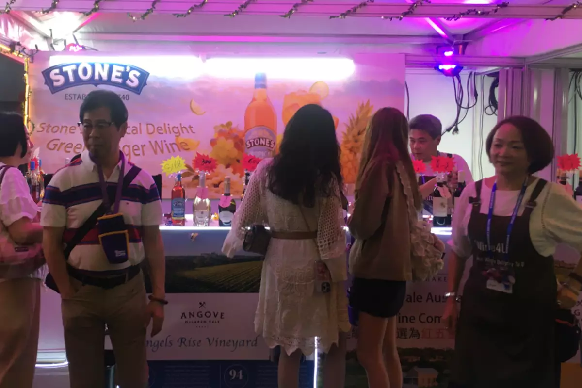 巴士的報記者攝