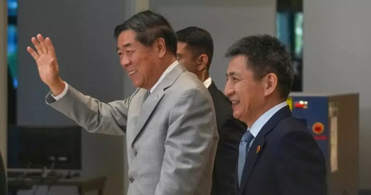 中美經貿磋商據報周日繼續 副總理何立峰抵達吉隆坡會場