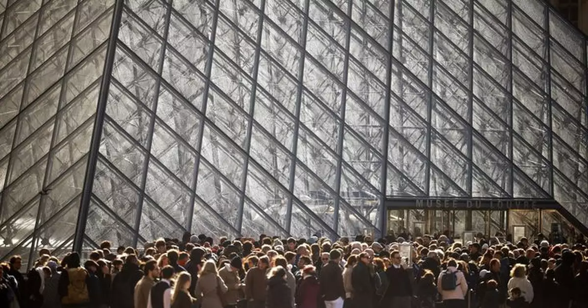 據報羅浮宮藏品失竊案兩名疑犯被捕 消息指兩人計劃逃離法國