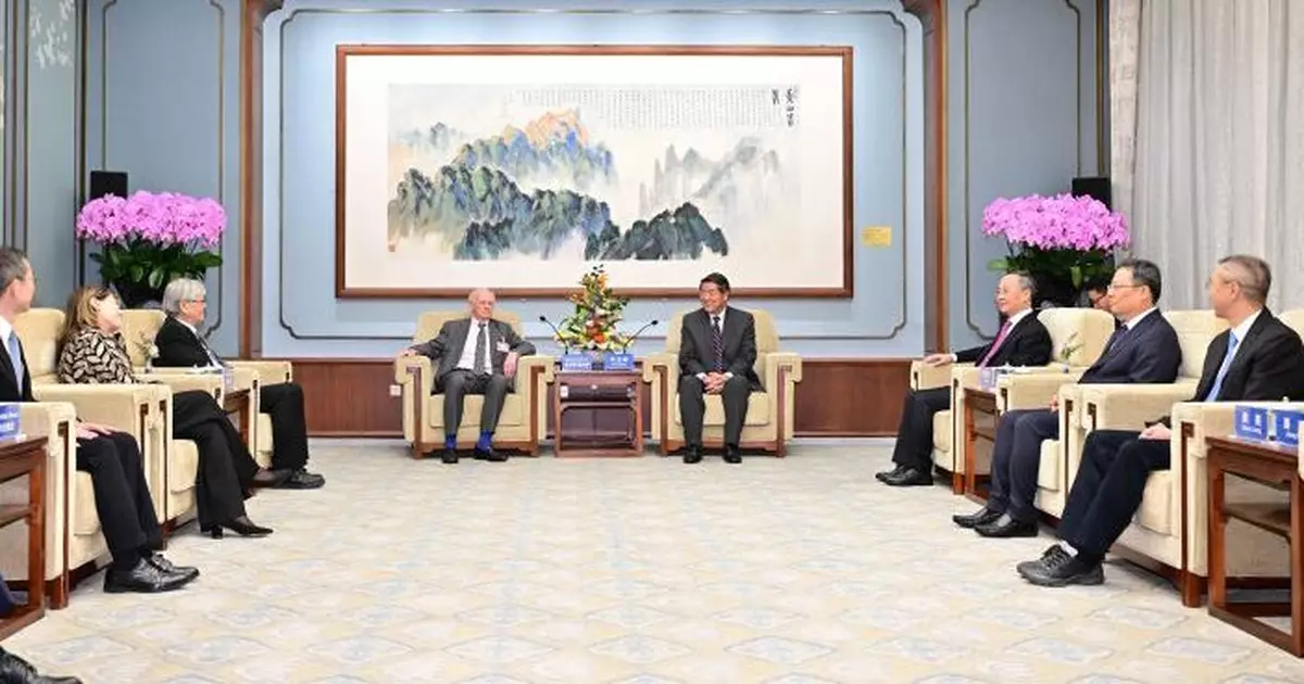 何立峰：中國堅定不移擴大金融領域高水平對外開放