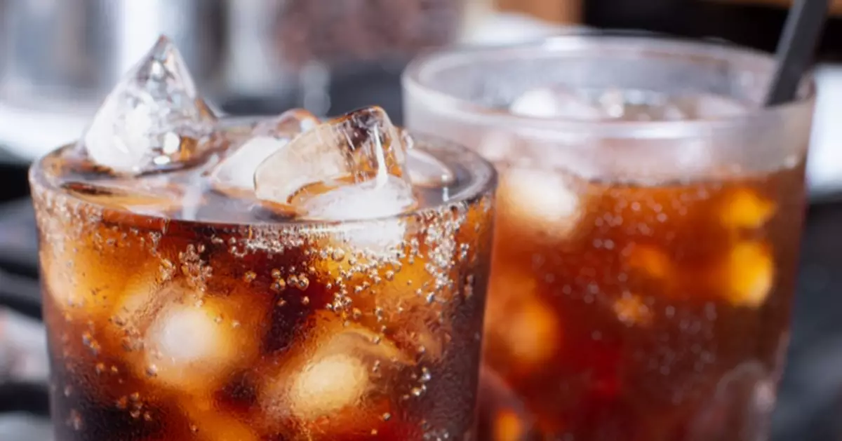 加冰可喝一天！美Z世代愛喝超甜濃「重汽水」專家：反映經濟壓力下節儉文化