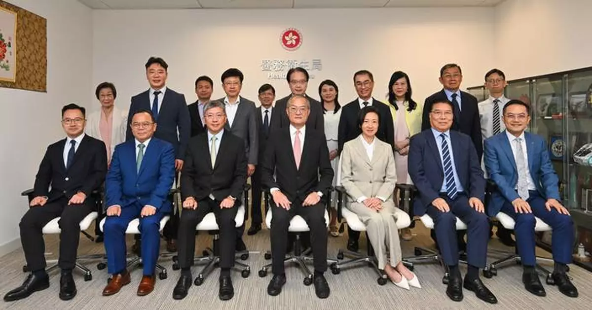 盧寵茂主持中醫藥聯席會議 年底公布首份發展藍圖