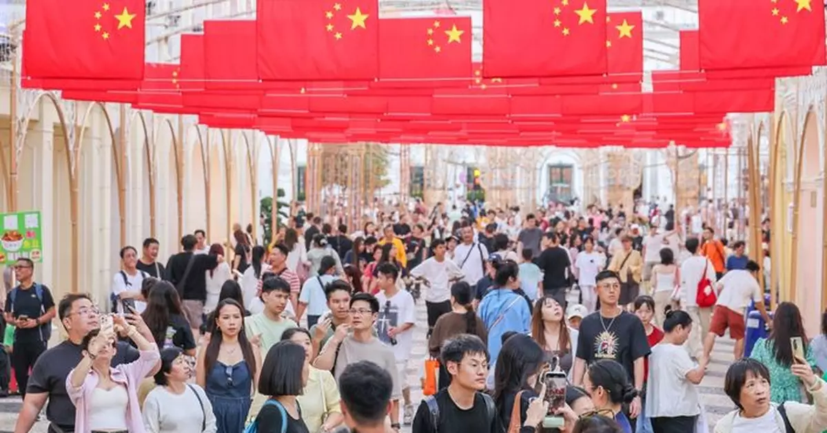 澳門10月4日錄得最高單日入境旅客19.1萬人次國慶假期新高